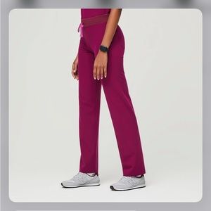 Women’s Figs MP Dark Magenta Livingston